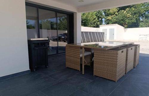 Montfavet Villa | 120 m² Villa ∙ 3 bedrooms ∙ 8 guests