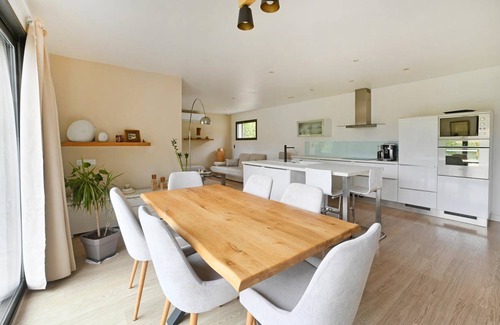 Saint-Laurent-des-Arbres House | 130 m² House ∙ 3 bedrooms ∙ 6 guests