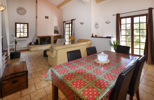 Loriol-du-Comtat House | 130 m² House ∙ 3 bedrooms ∙ 6 guests