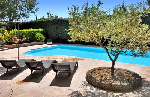 Lacoste House | 130 m² House ∙ 4 bedrooms ∙ 8 guests