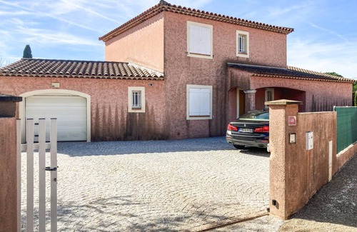 Les Arcs-sur-Argens House | 140 m² House ∙ 5 bedrooms ∙ 10 guests