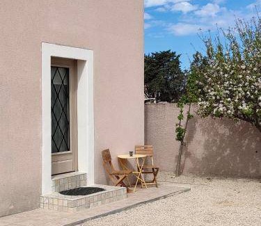 Fos-sur-Mer Bed & Breakfast | 15 m² Bed and breakfast ∙ 2 guests