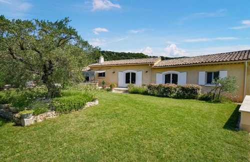 Rochefort-du-Gard House | 150 m² House ∙ 3 bedrooms ∙ 6 guests