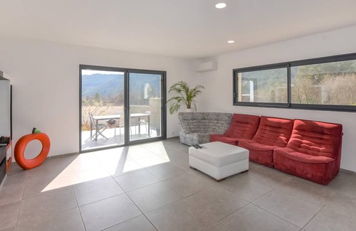 Propiac House | 160 m² House ∙ 3 bedrooms ∙ 6 guests