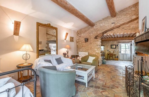 Lacoste House | 170 m² House ∙ 4 bedrooms ∙ 10 guests