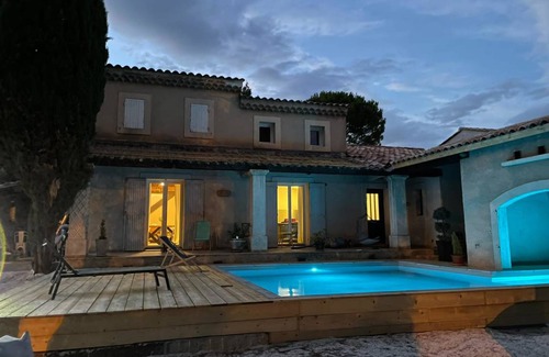 L'Isle-sur-la-Sorgue House | 180 m² House ∙ 4 bedrooms ∙ 10 guests