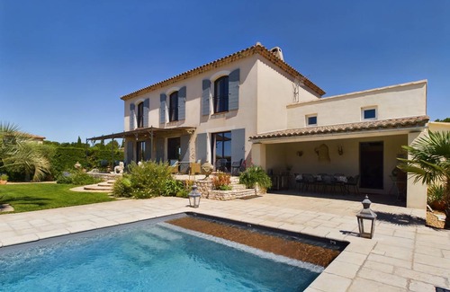 Mouries House | 180 m² House ∙ 3 bedrooms ∙ 6 guests
