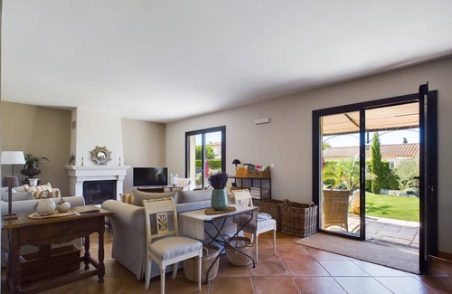 Mouries House | 180 m² House ∙ 3 bedrooms ∙ 6 guests