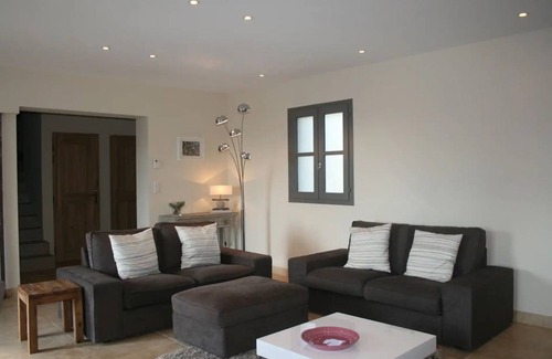 Pourrieres House | 180 m² House ∙ 4 bedrooms ∙ 8 guests