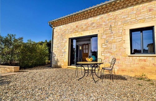 Laudun House | 2 bedroom accommodation in Laudun l Ardoise