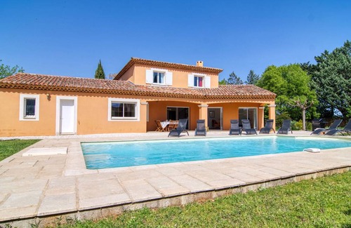 Montfort-sur-Argens Other | 200 m² Accommodation ∙ 4 bedrooms ∙ 8 guests