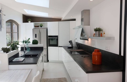 La Mole House | 200 m² House ∙ 3 bedrooms ∙ 6 guests