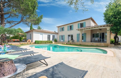 Castillon-du-Gard Villa | 200 m² Villa ∙ 4 bedrooms ∙ 8 guests