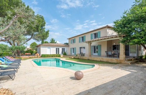 Castillon-du-Gard Villa | 200 m² Villa ∙ 4 bedrooms ∙ 8 guests