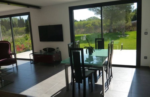 Eyragues Villa | 200 m² Villa ∙ 5 bedrooms ∙ 10 guests