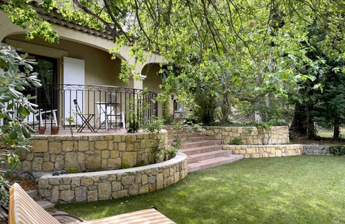 Salon-de-Provence Villa | 220 m² Villa ∙ 3 bedrooms ∙ 6 guests