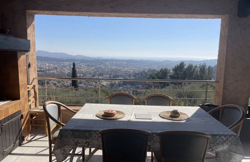 La Valette-du-Var Villa | 230 m² Villa ∙ 4 bedrooms ∙ 7 guests