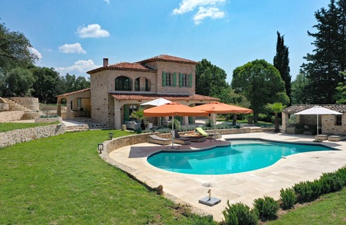 Lorgues Villa | 230 m² Villa ∙ 4 bedrooms ∙ 8 guests