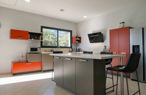 Saint-Restitut Villa | 230 m² Villa ∙ 3 bedrooms ∙ 6 guests