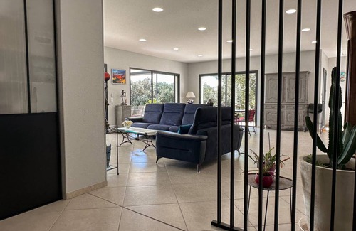Saint-Restitut Villa | 230 m² Villa ∙ 3 bedrooms ∙ 6 guests