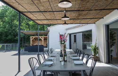 Saint-Genies-de-Comolas House | 240 m² House ∙ 6 bedrooms ∙ 14 guests