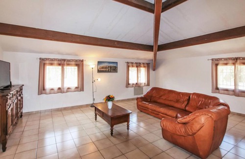 Rochefort-du-Gard House | 240 m² House ∙ 6 bedrooms ∙ 13 guests