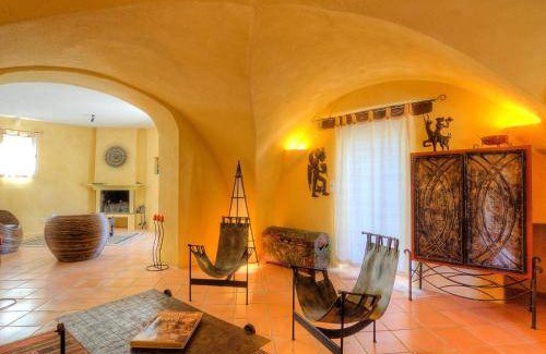 Cucuron House | 240 m² House ∙ 4 bedrooms ∙ 9 guests