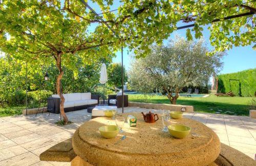 Cucuron House | 240 m² House ∙ 4 bedrooms ∙ 9 guests