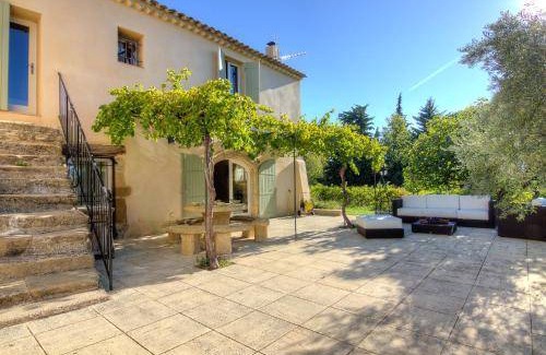 Cucuron House | 240 m² House ∙ 4 bedrooms ∙ 9 guests