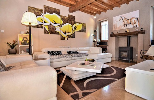 Vallabregues House | 247 m² House ∙ 6 bedrooms ∙ 16 guests