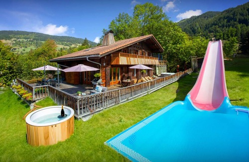 Lorgues Ski Chalet | 250 m² Chalet ∙ 5 bedrooms ∙ 8 guests