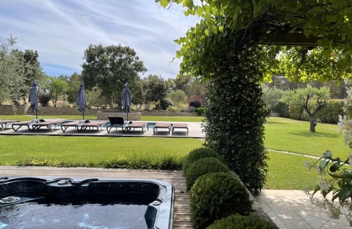 Lambesc Villa | 250 m² Villa ∙ 5 bedrooms ∙ 10 guests