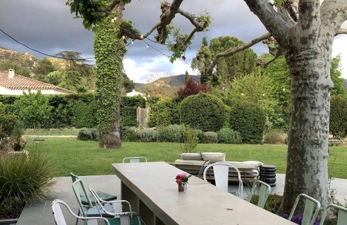 Gemenos Villa | 250 m² Villa ∙ 7 bedrooms ∙ 12 guests