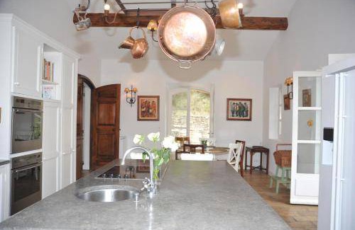 Bonnieux Villa | 279 m² Villa ∙ 5 bedrooms ∙ 10 guests