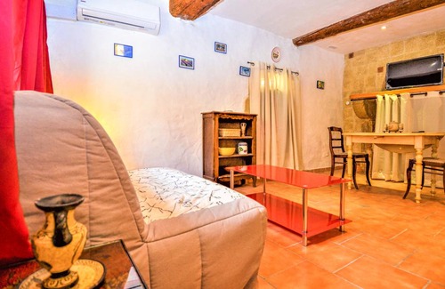 Remoulins Apartment | 28 m² Apartment ∙ 2 guests