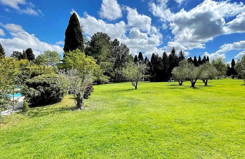 Chateaurenard House | 280 m² Farmhouse ∙ 5 bedrooms ∙ 10 guests