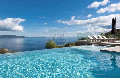 Cap Benat House | 280 m² House ∙ 6 bedrooms ∙ 14 guests