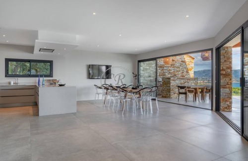 Cap Benat House | 280 m² House ∙ 6 bedrooms ∙ 14 guests