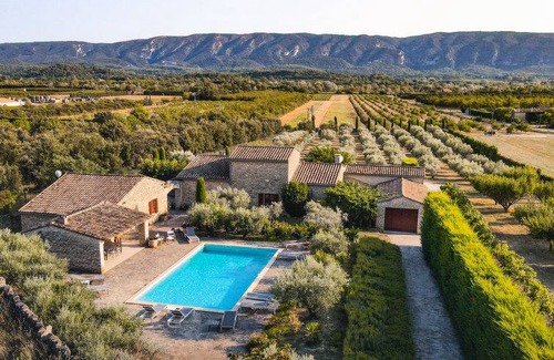 Gordes House | 290 m² House ∙ 4 bedrooms ∙ 10 guests