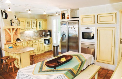 Boulbon House | 3 bedroom accommodation in Boulbon