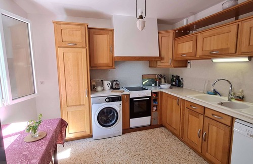 Saint-Mandrier-sur-Mer House | 3 bedroom villa in the center of Saint Mandrier village