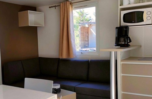 Saint-Mitre-les-Remparts House | 30 m² Mobile home ∙ 2 bedrooms ∙ 6 guests