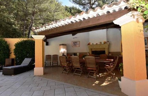 Cuges-les-Pins Bed & Breakfast | 30 m² Bed and breakfast ∙ 2 guests