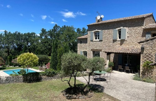 Robion House | 300 m² House ∙ 5 bedrooms ∙ 12 guests