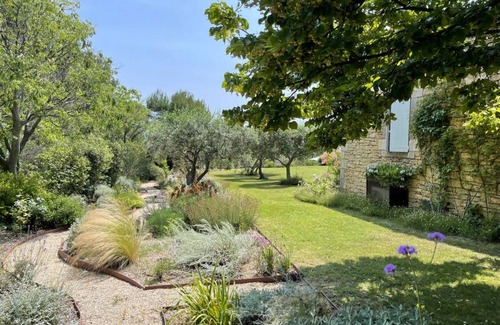 Gordes House | 300 m² House ∙ 6 bedrooms ∙ 12 guests
