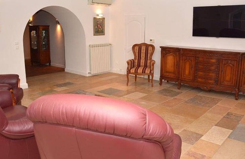 Les Arcs-sur-Argens Villa | 300 m² Villa ∙ 4 bedrooms ∙ 8 guests