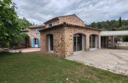 Les Arcs-sur-Argens Villa | 300 m² Villa ∙ 4 bedrooms ∙ 8 guests