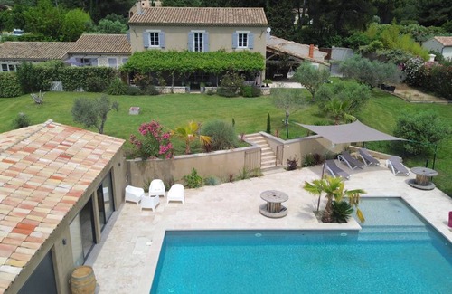 Noves Villa | 300 m² Villa ∙ 4 bedrooms ∙ 9 guests