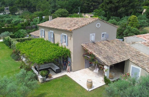 Noves Villa | 300 m² Villa ∙ 4 bedrooms ∙ 9 guests