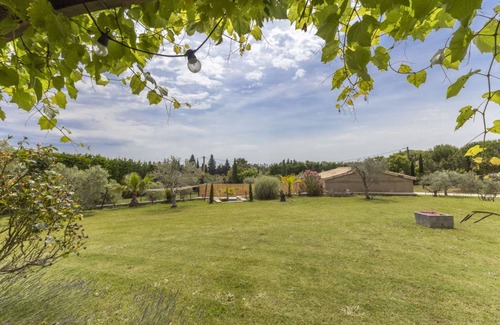 Noves Villa | 300 m² Villa ∙ 4 bedrooms ∙ 9 guests